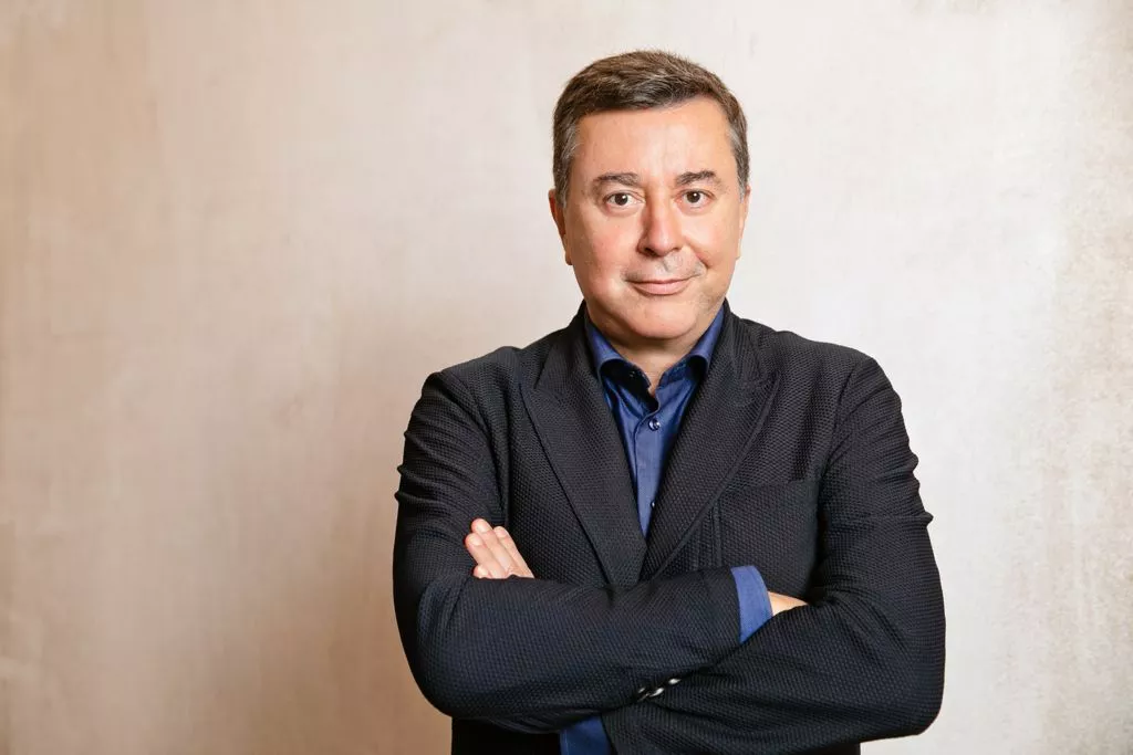 Pesquisa revela que 79% dos brasileiros passam a adotar IA como ferramenta prática nos estudos