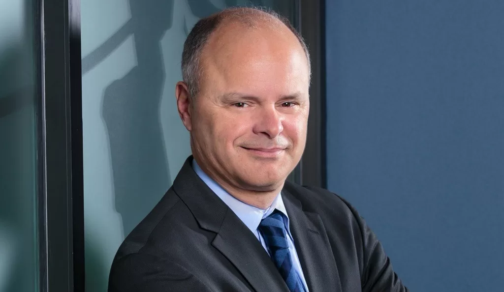 Honeywell apresenta assistente de IA focado em operadores industriais