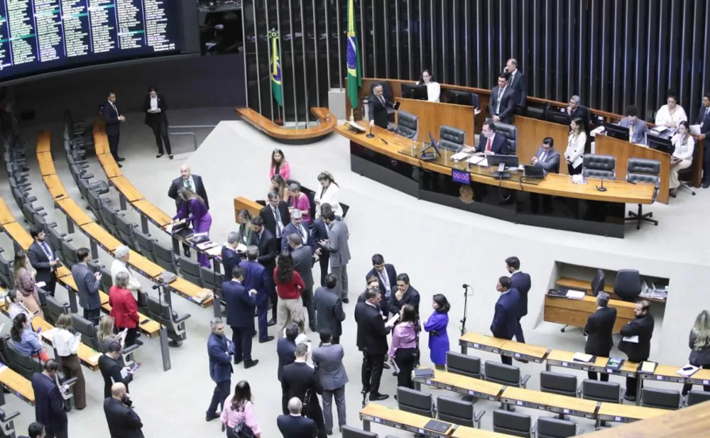 Começam os primeiros movimentos da Câmara para discutir regulamentação da IA no Brasil