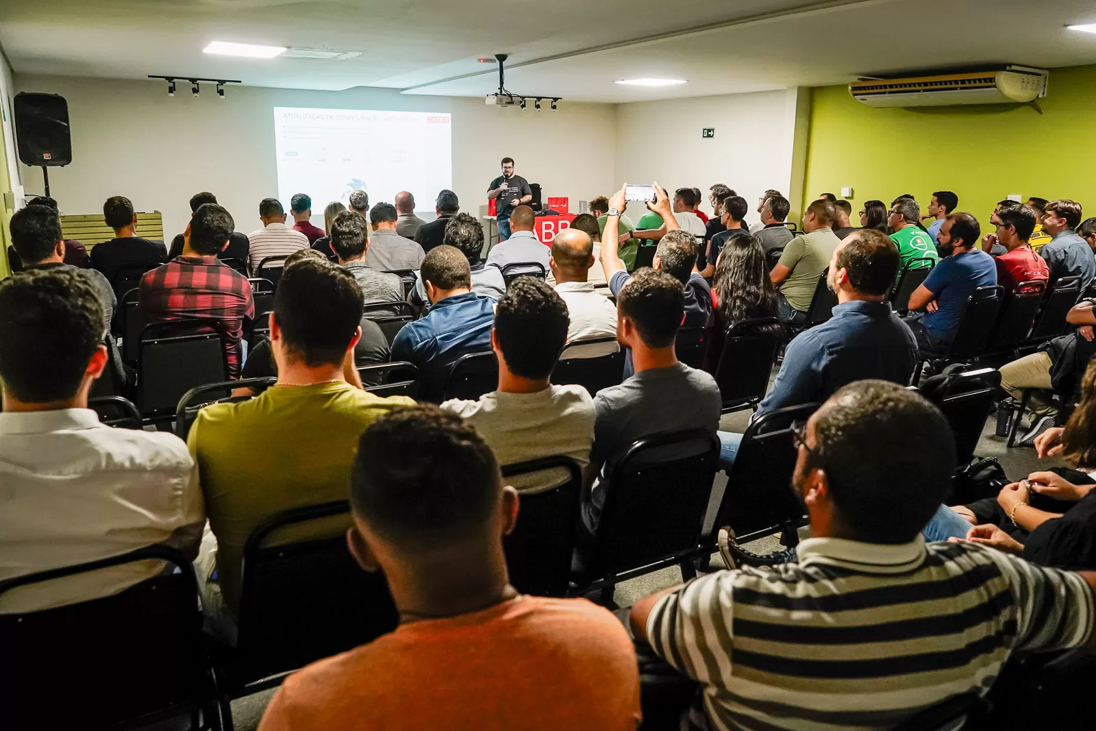 Sete cidades brasileiras terão capacitação gratuita para profissionais de TI