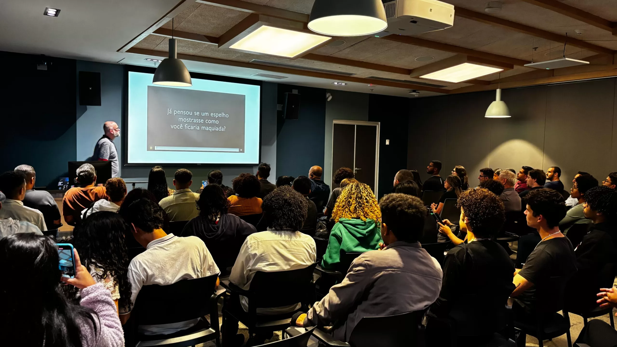 Projeto oferece cursos gratuitos para ampliar acesso à inteligência artificial no Brasil