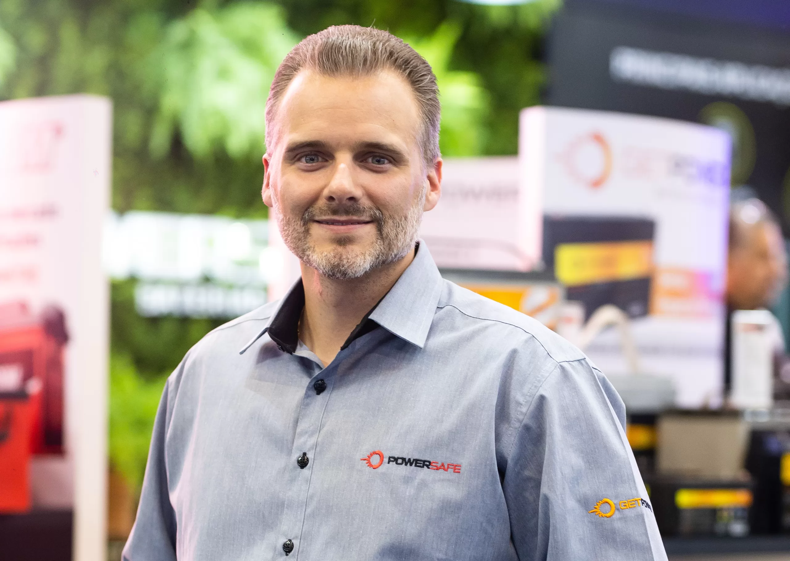 Powersafe apresenta soluções para infraestrutura de energia na Abrint 2025