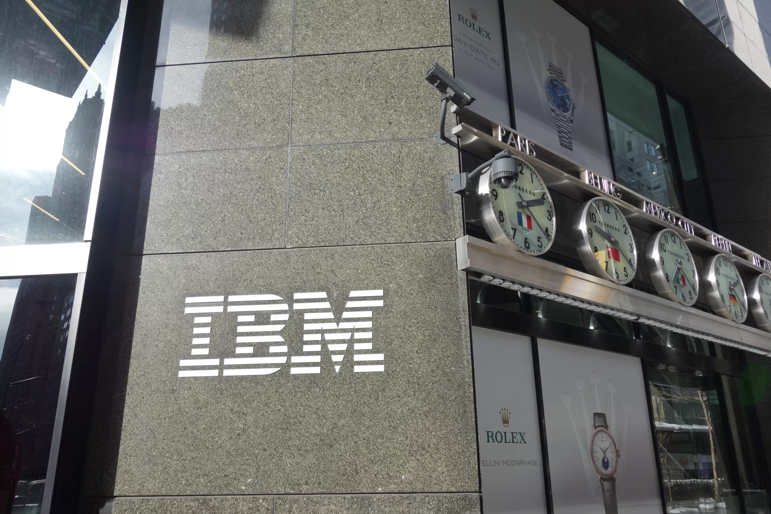 IBM inaugura laboratório de IA em Nova York e adquire tecnologia da Seek AI