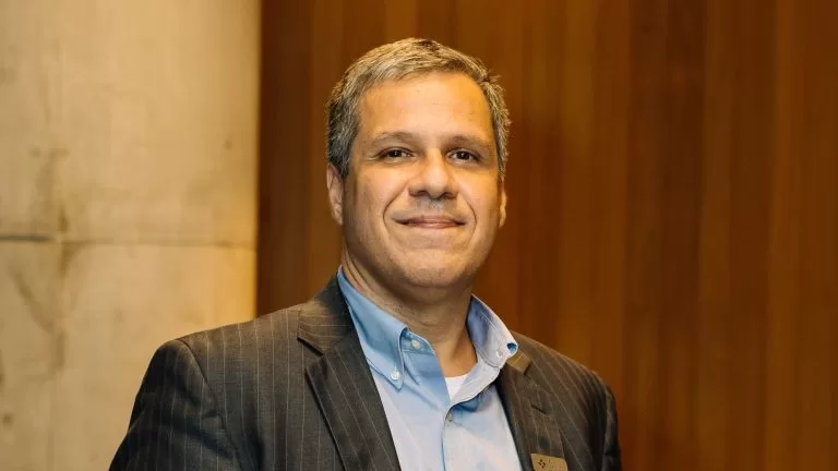 Dos testes à escala: expandindo o uso de IA na prática