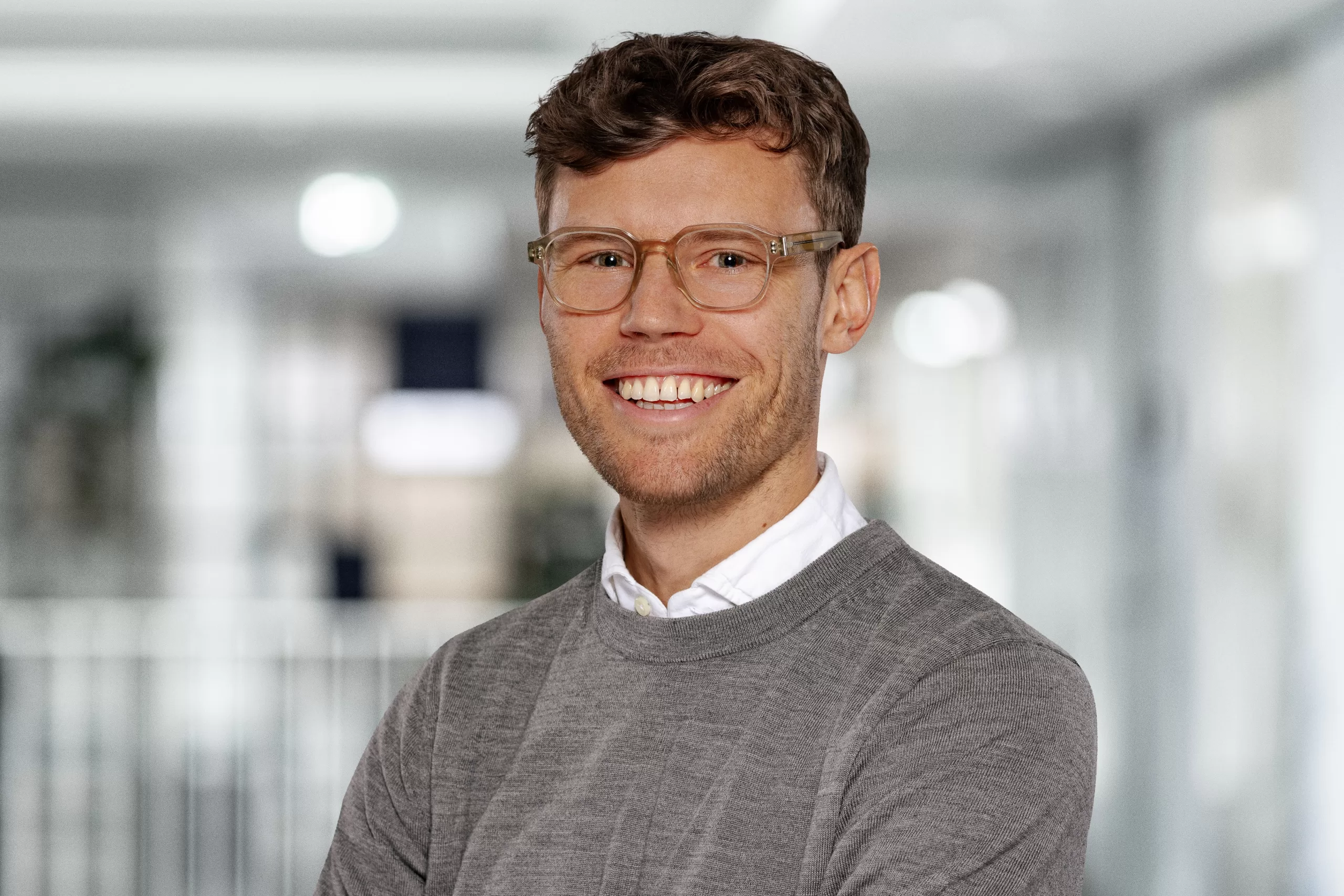 Pequenas e médias empresas avançam na adoção de IA, mas ainda enfrentam obstáculos de preparo