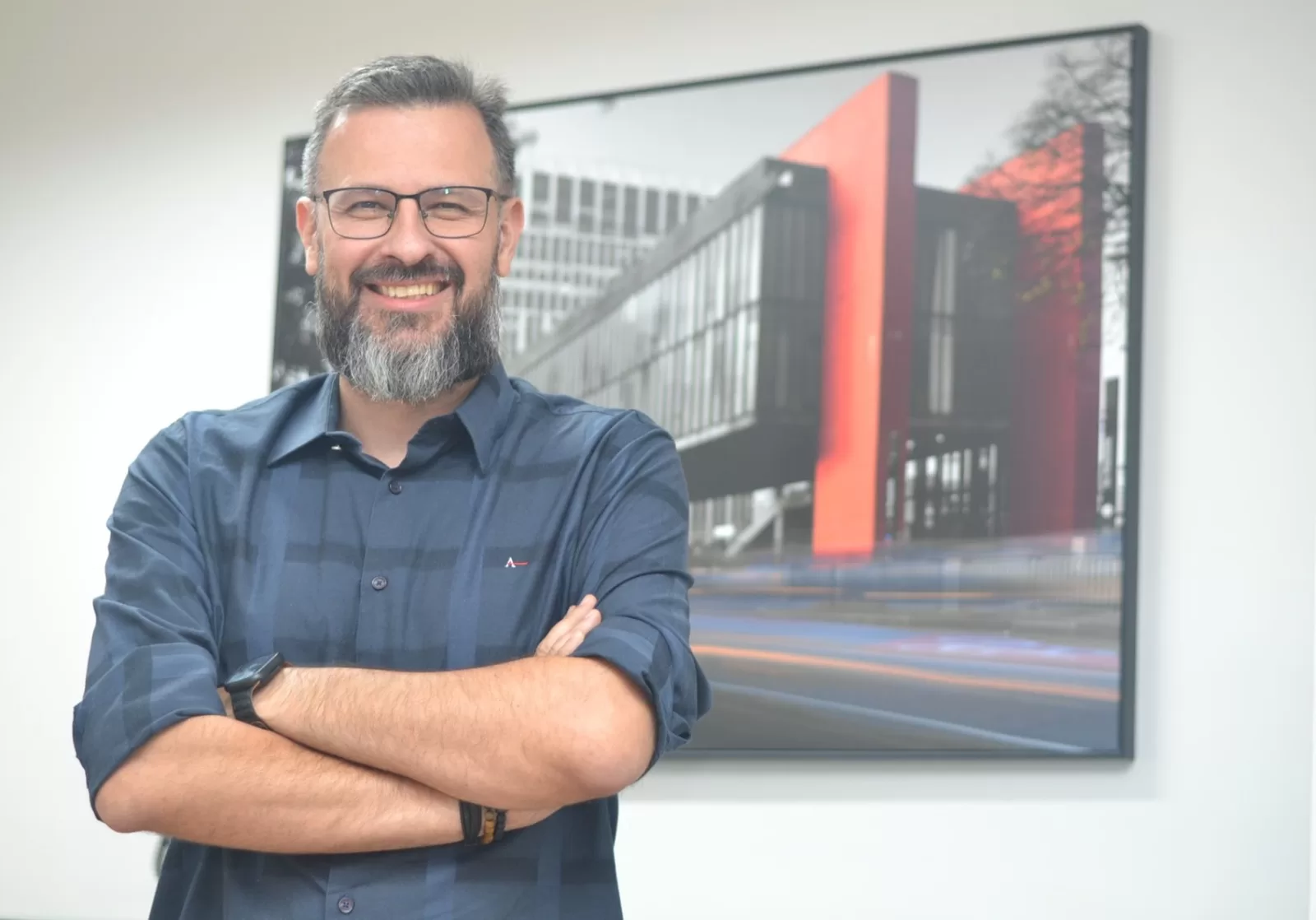 Metricaz projeta faturar R$ 20 milhões em 2025 com uso de IA e curadoria humana em estratégias digitais