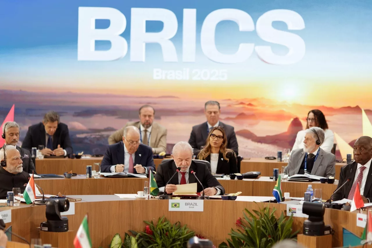 Acesso igualitário, inovação e governança da ONU: os caminhos para IA sugeridos pelos líderes dos BRICS