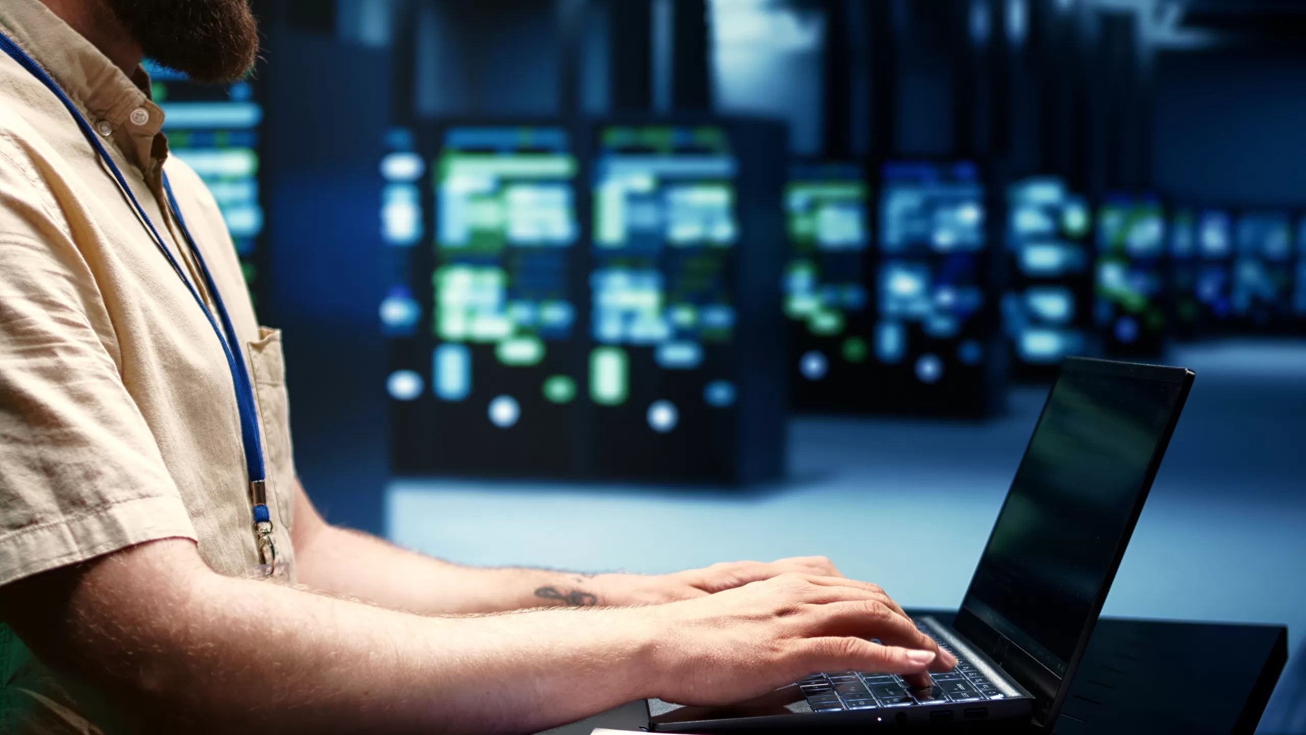 Centros de dados enfrentam riscos crescentes com eventos climáticos extremos, aponta relatório