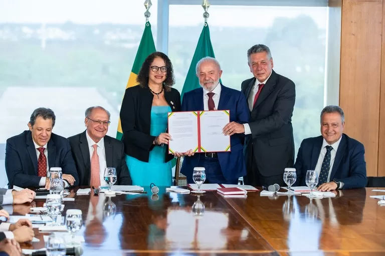 Governo lança crédito de R$ 12 bilhões para modernização da indústria com foco em tecnologias 4.0