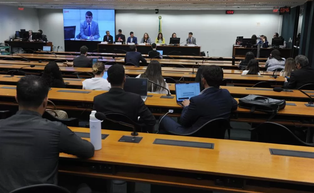 Câmara discute direitos autorais em audiência pública sobre inteligência artificial