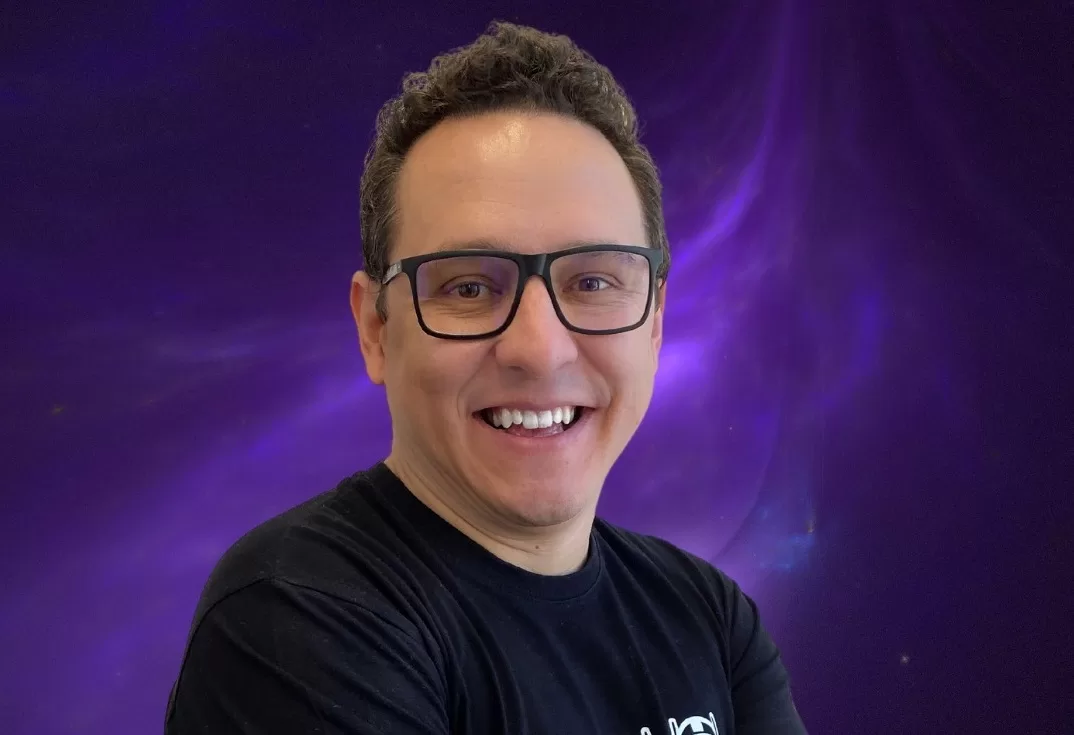 Programa gratuito de low-code com IA quer formar até 50 mil brasileiros a partir de 2026