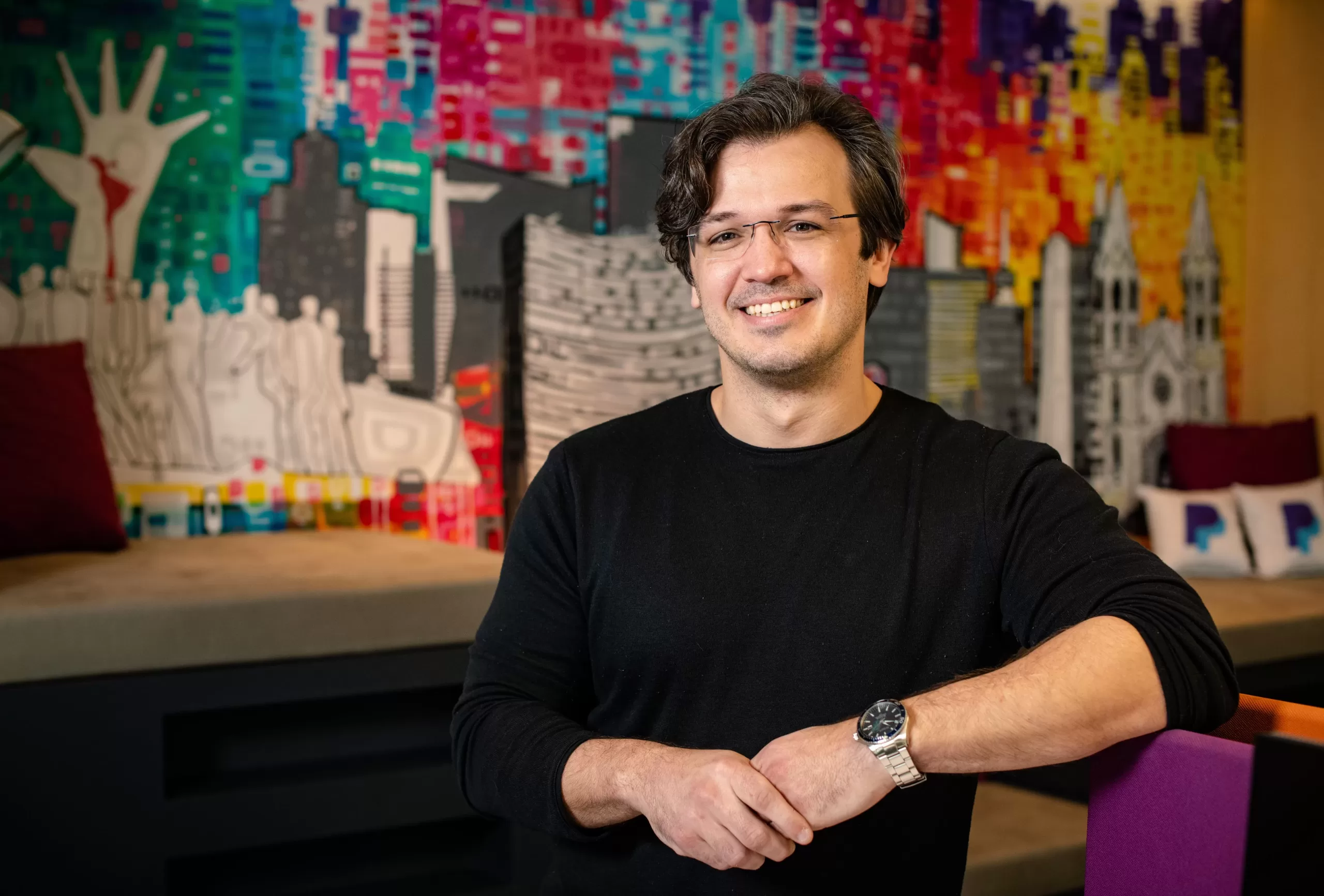 PMEs brasileiras estão digitalizadas, mas baixa confiança limita adoção de tecnologia, aponta PayPal