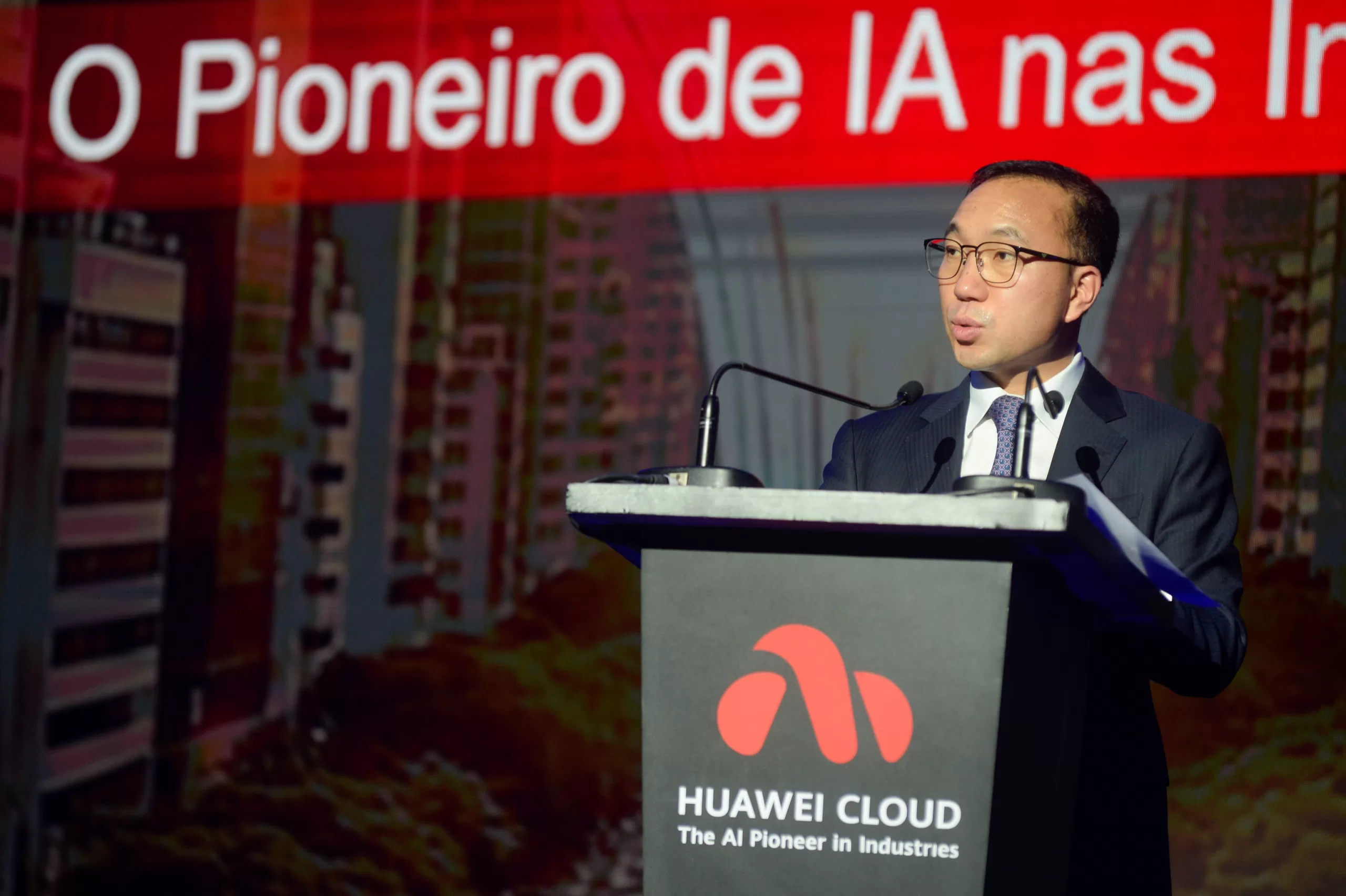 Huawei anuncia novas soluções de IA e reforça expansão no Brasil