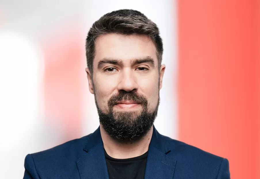 Pesquisa mostra que brasileiros buscam IA para esclarecer dúvidas e monitorar gastos