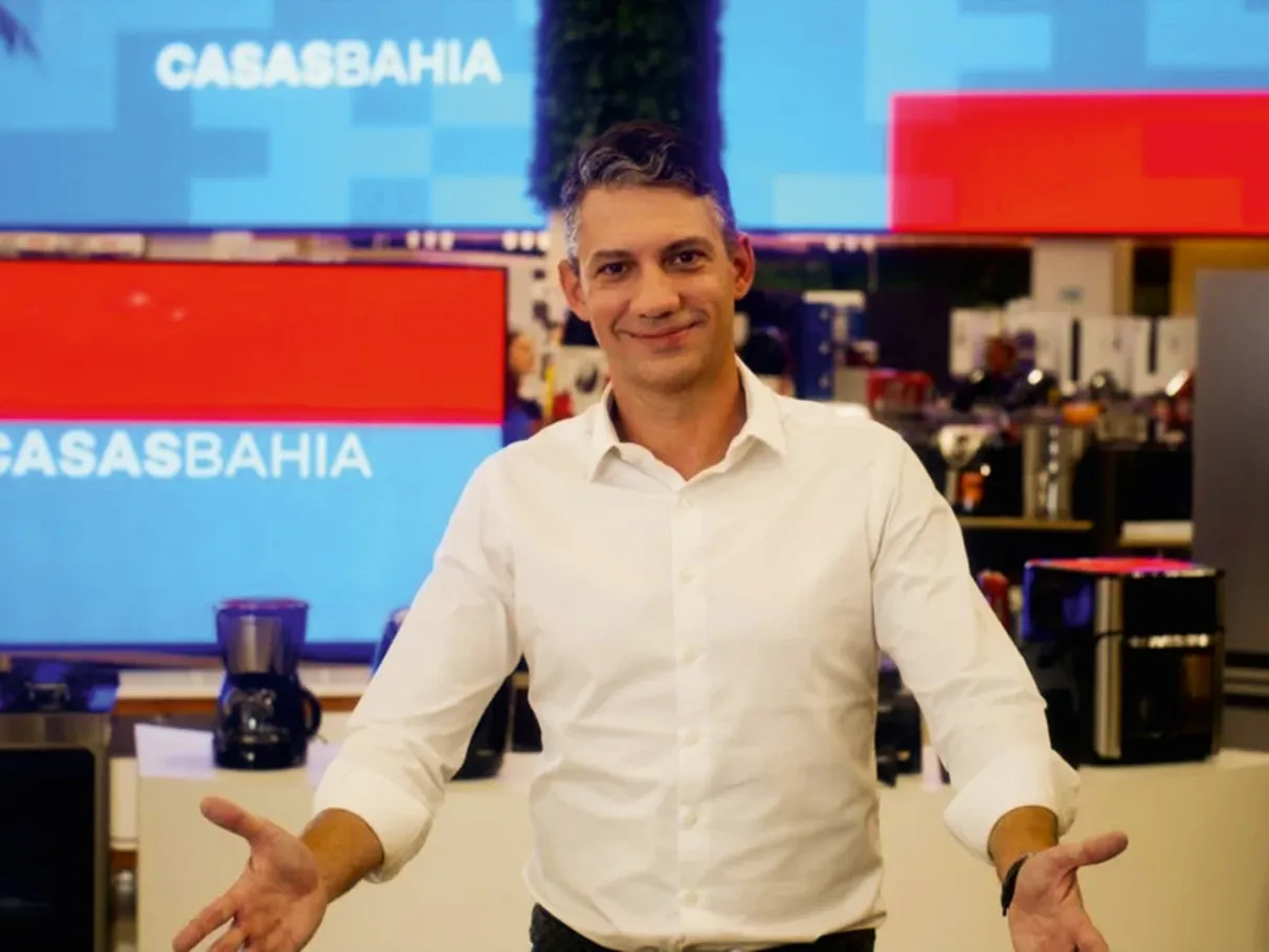 Casas Bahia abre mais de 70 vagas em programas de estágio e trainee com foco em IA