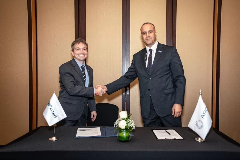 Altave fecha contratos com Aro e Expro durante conferência em Dubai