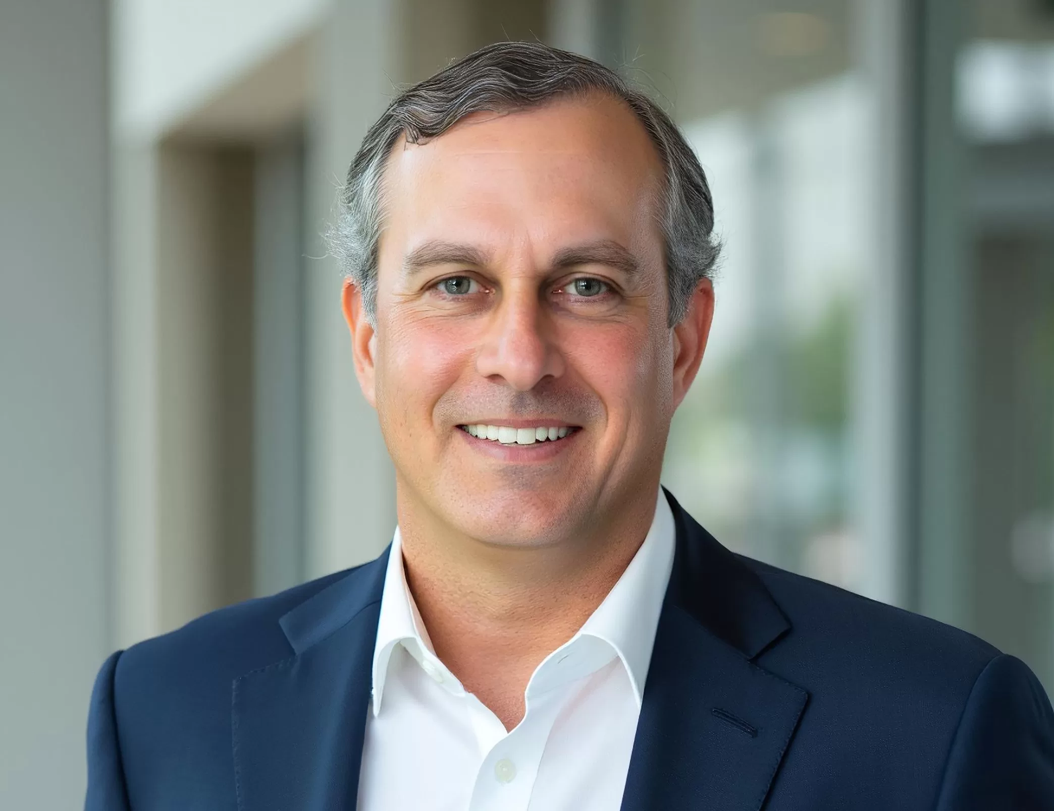 Transformação digital amplia demanda por executivos com fluência em tecnologia e estratégia