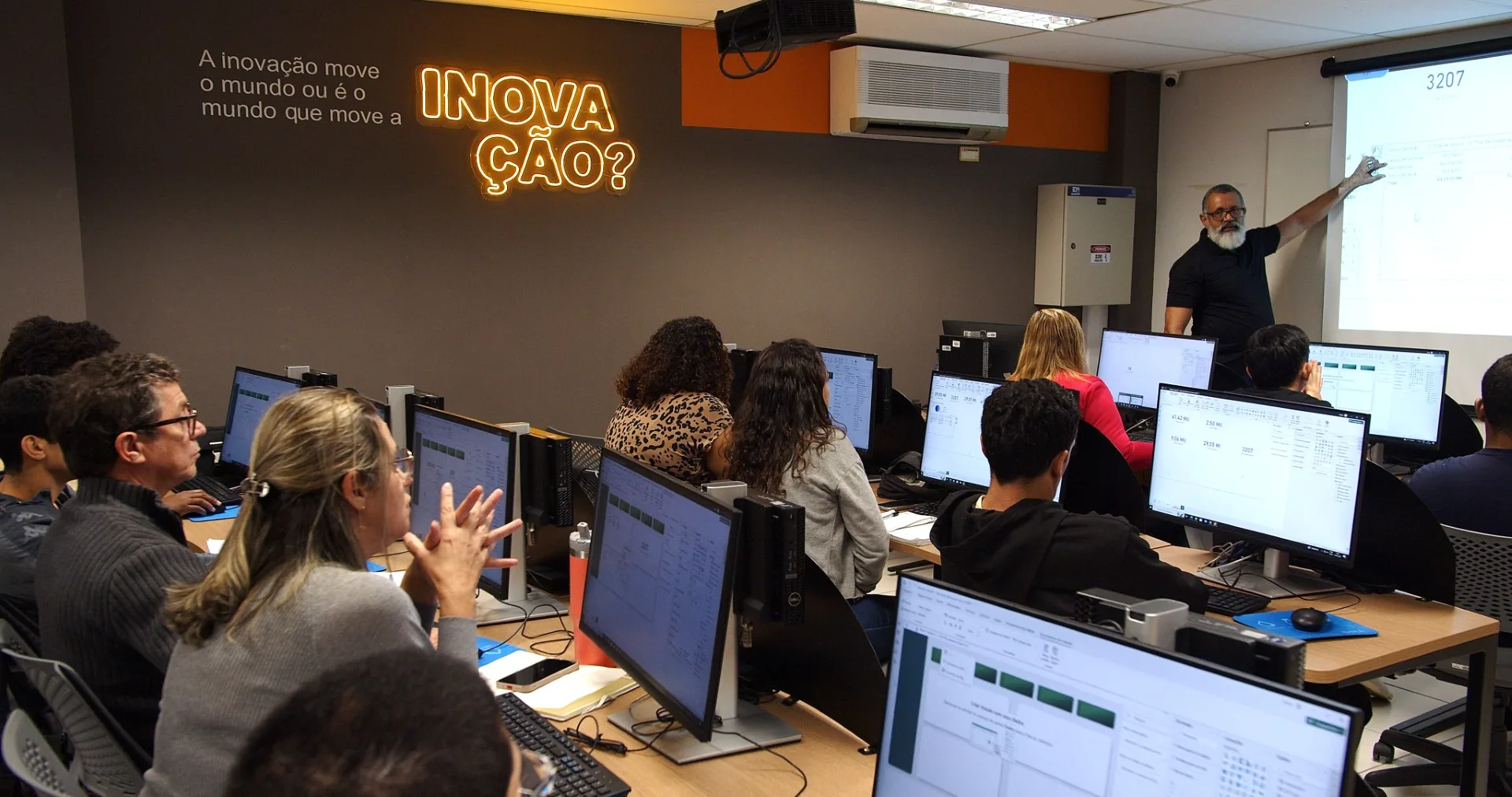 Senac RJ abre 800 vagas gratuitas em curso prático de inteligência artificial