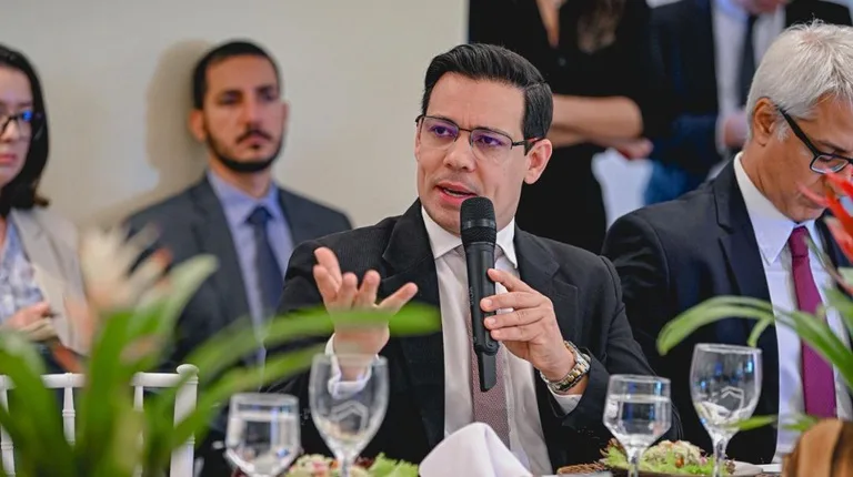 Coalização de parlamentares pressiona Senado para votar regime tributário de data centers ainda neste semestre