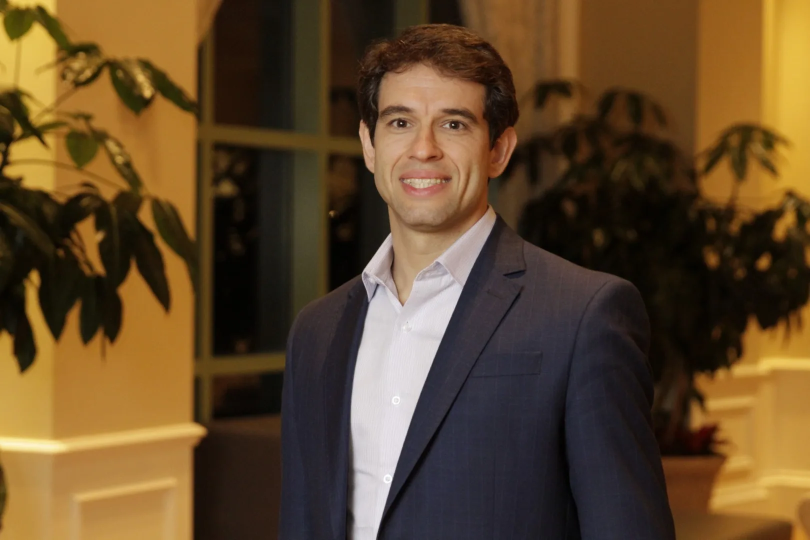 Sete em cada dez CEOs planejam ampliar investimentos em inteligência artificial, aponta EY