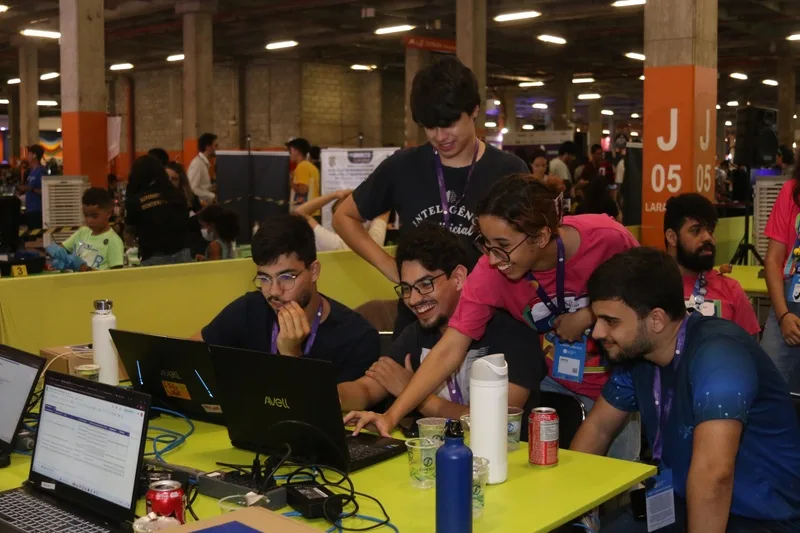 Olimpíada de IA reúne mais de 1,8 mil estudantes de 19 estados